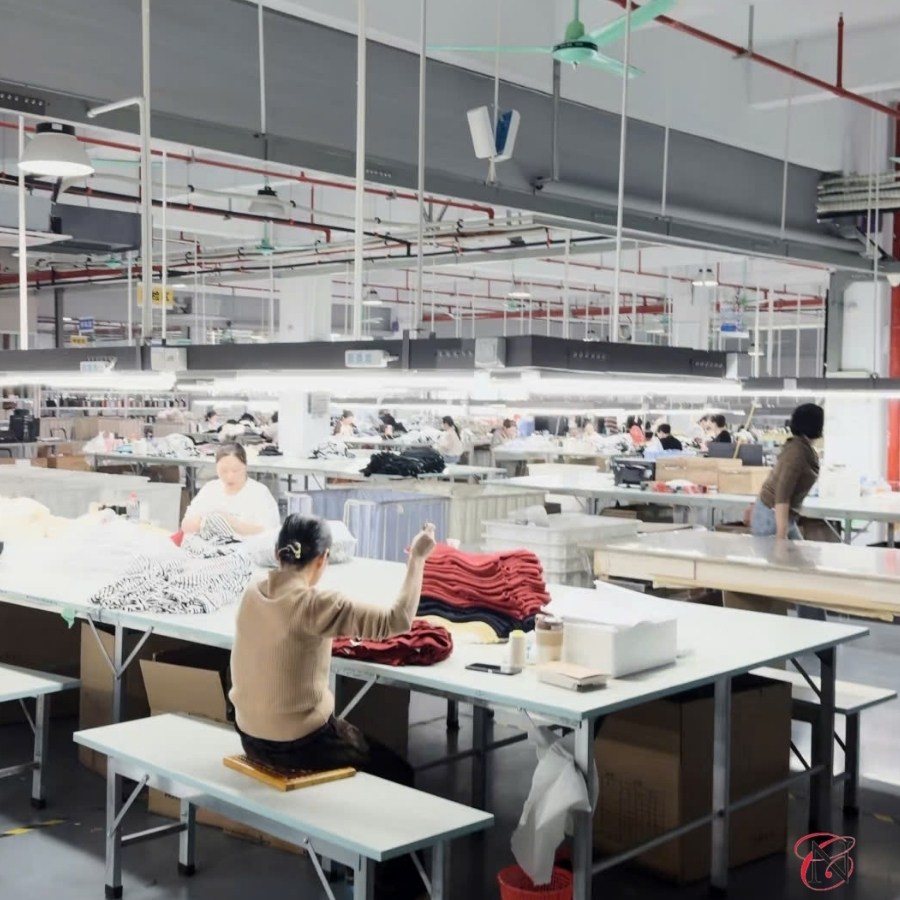 Khả năng ra mẫu chuẩn form thiết kế là tiêu chí chọn xưởng gia công áo len sống còn đối với các Local Brand thời trang.