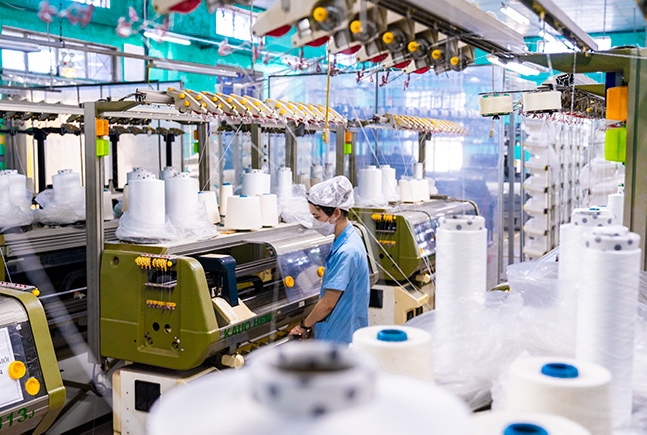 xưởng dệt áo len đồng phục