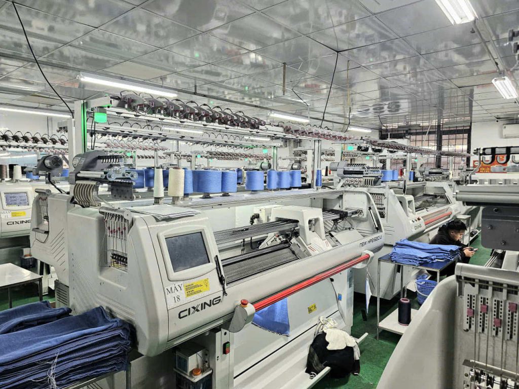 Dàn máy dệt bo cổ áo polo tại Ngọc Châu
