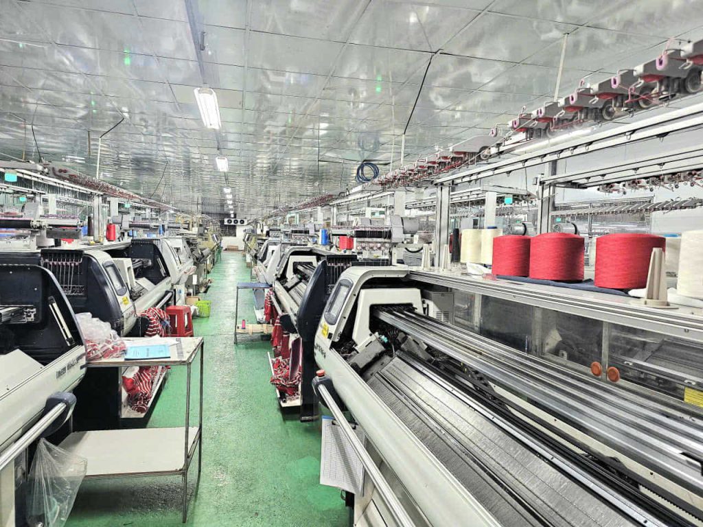 Giàn máy dệt bo cổ áo polo hiện đại của Ngọc Châu