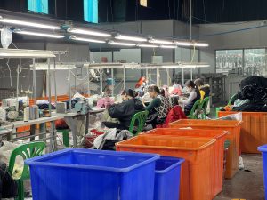 đặt sản xuất áo len