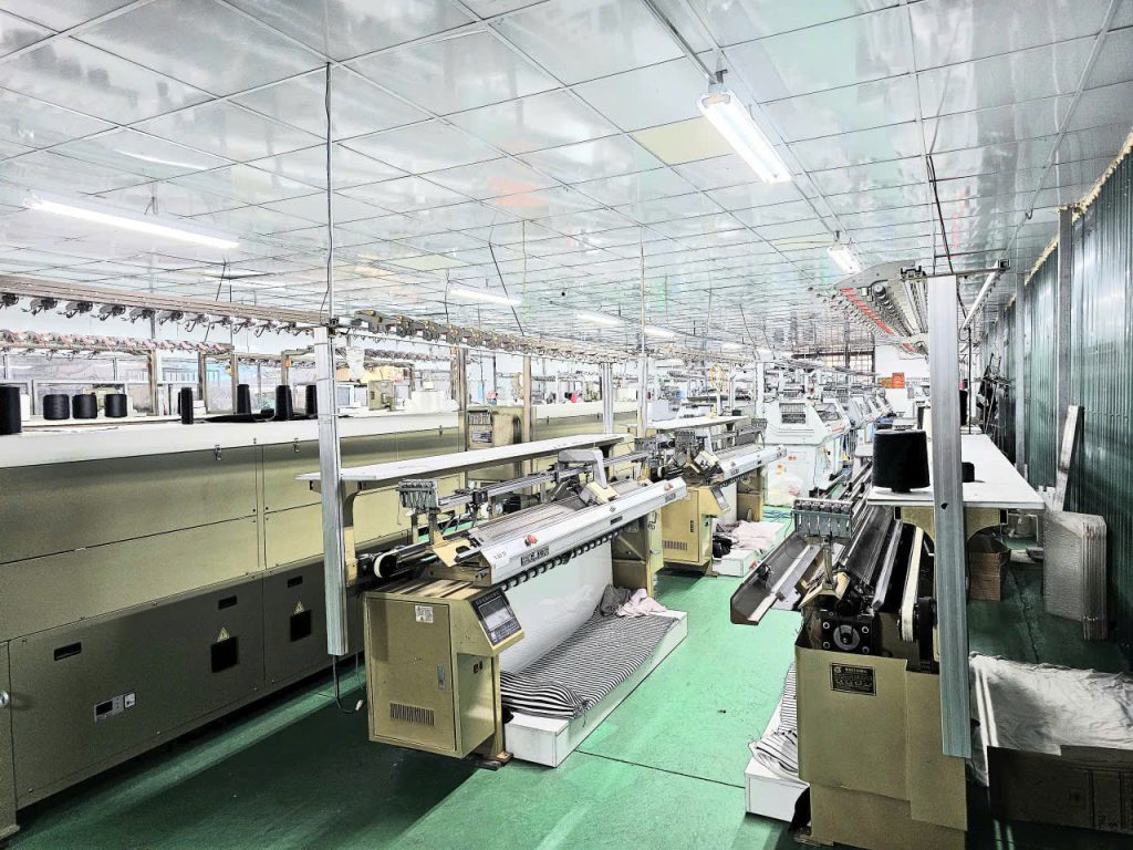 xưởng dệt áo len theo đơn đặt hàng