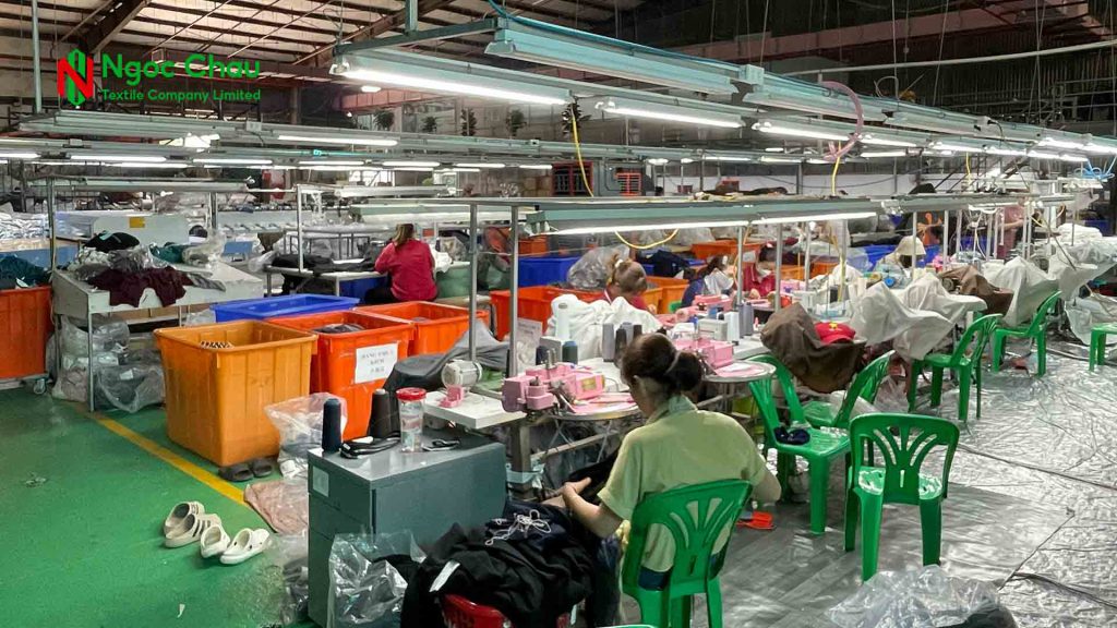 Công đoạn may tại dệt Ngọc Châu
