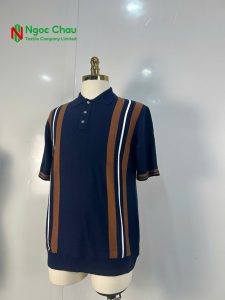 Một chiếc áo len dệt kim